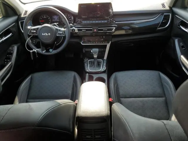 2023 KIA SELTOS EX  