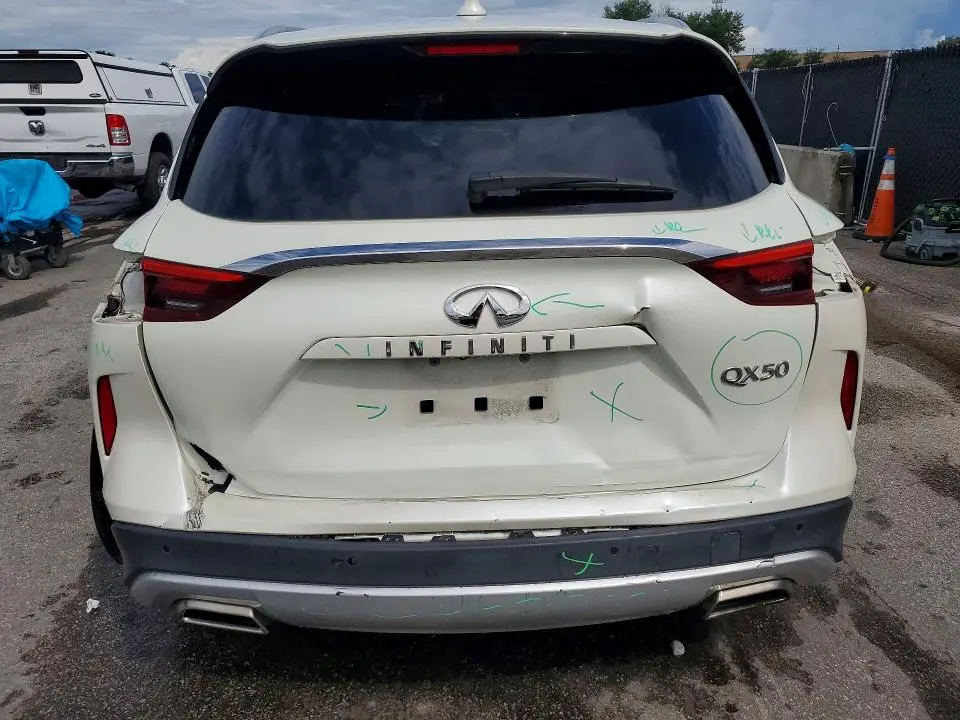 2020 INFINITI QX50 LUXE  