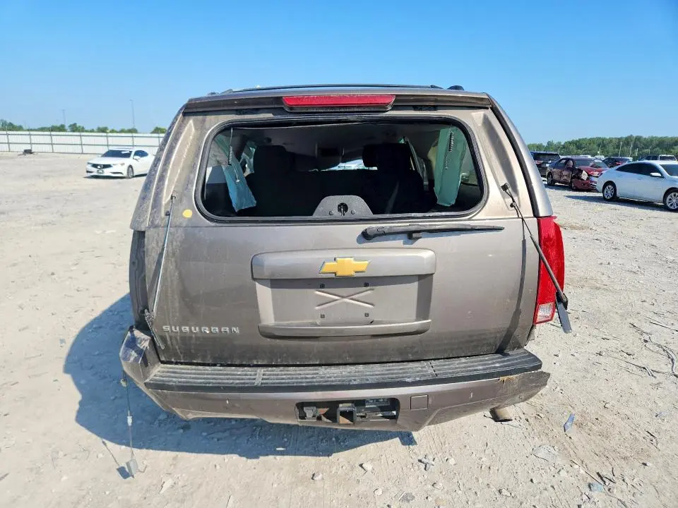 2013 CHEVROLET SUBURBAN K2500 LS  
