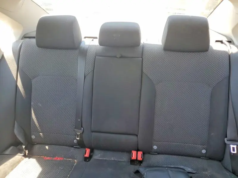 2013 VOLKSWAGEN PASSAT S  
