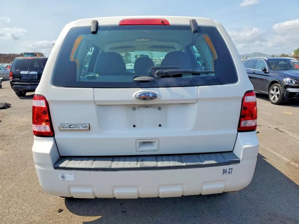 2011 FORD ESCAPE XLS  