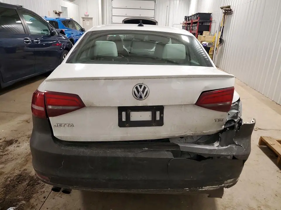 2016 VOLKSWAGEN JETTA SPORT  