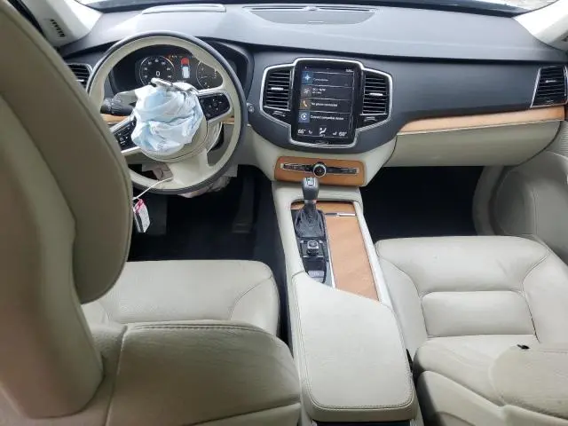 2022 VOLVO XC90 T5 MOMENTUM