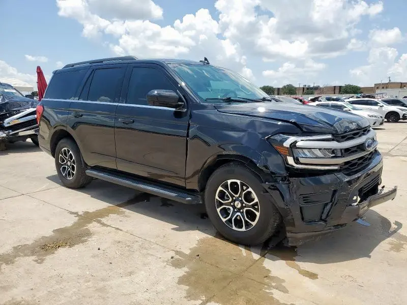 2023 FORD EXPEDITION XLT  