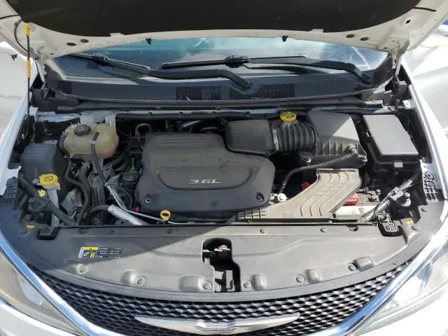2017 CHRYSLER PACIFICA LIMITED  