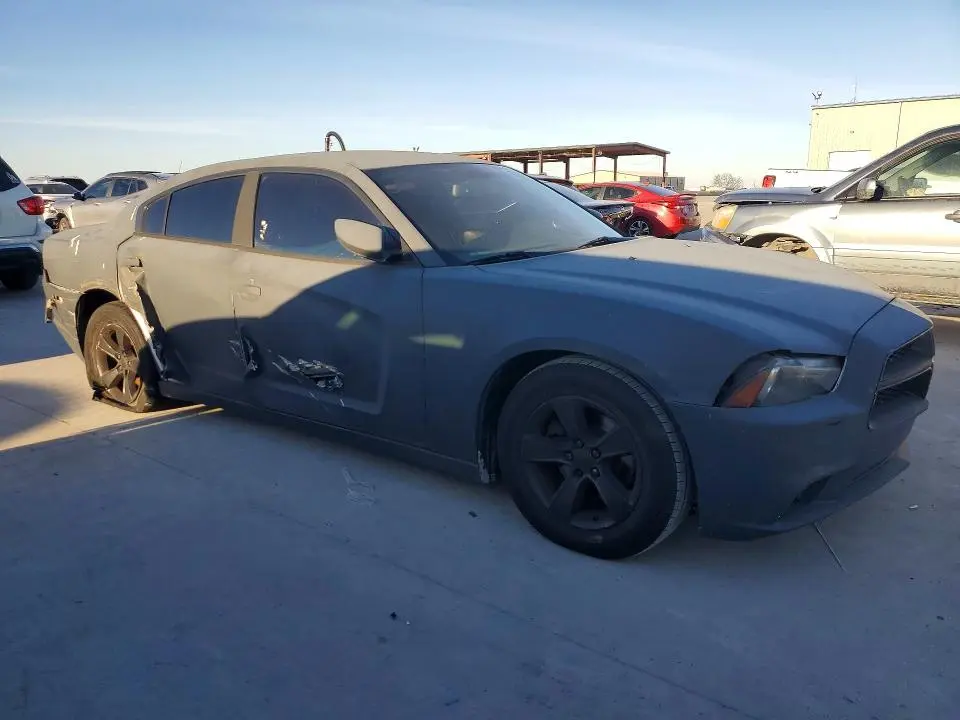 2012 DODGE CHARGER SE  