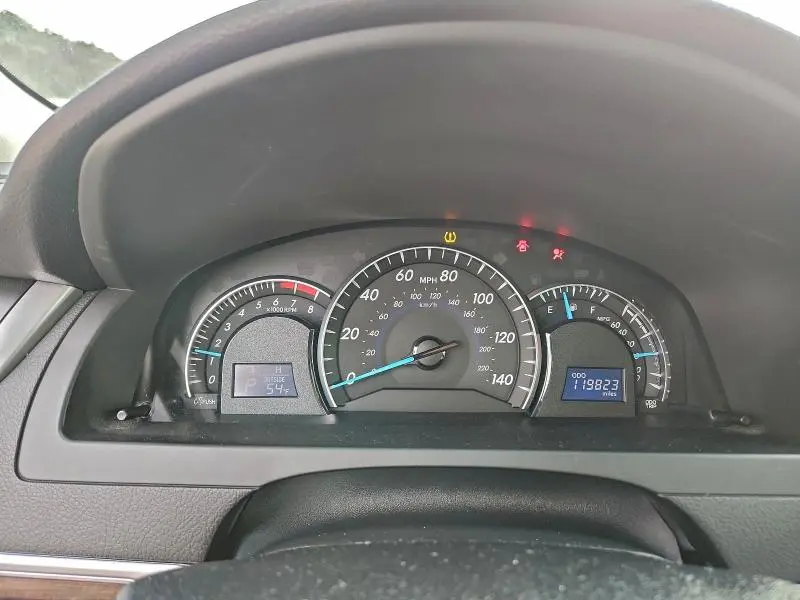 2012 TOYOTA CAMRY SE  