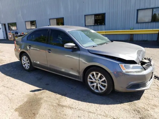 2011 VOLKSWAGEN JETTA SE  