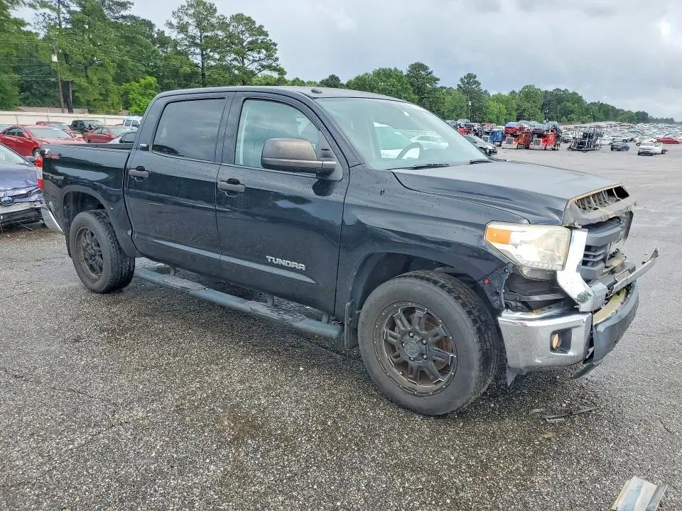 2015 TOYOTA TUNDRA CREWMAX SR5  
