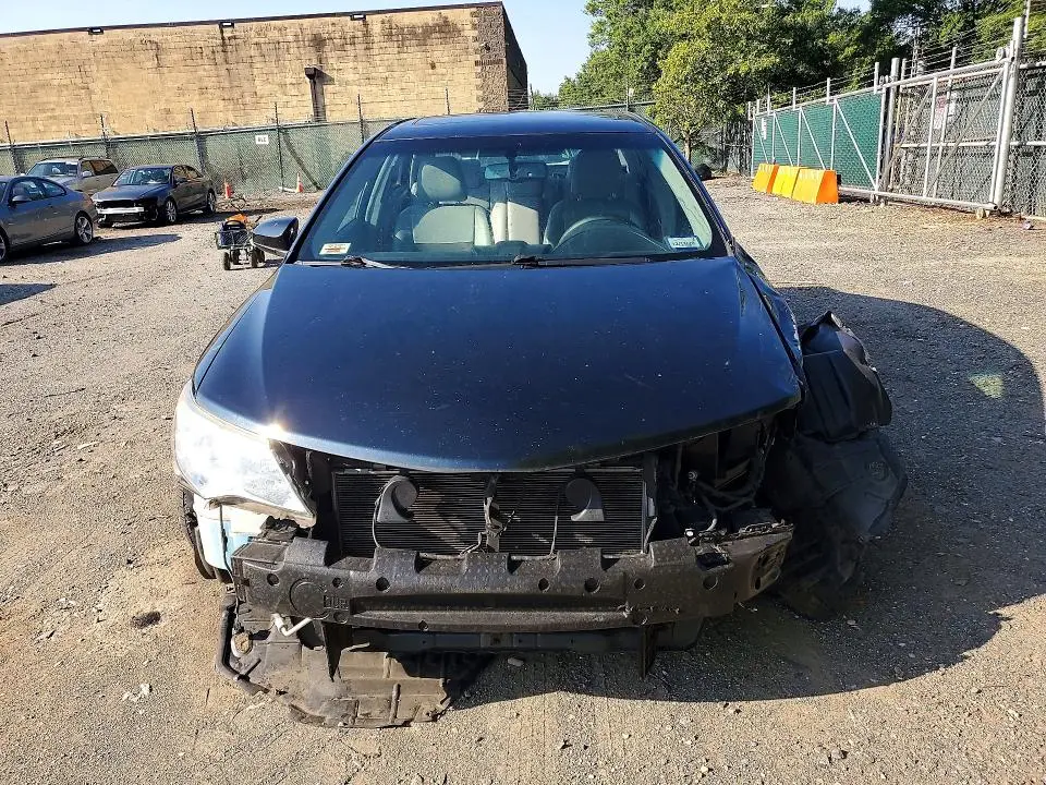 2014 TOYOTA CAMRY XLE  