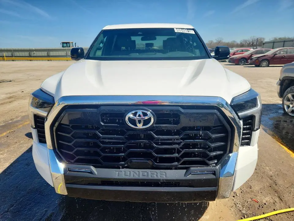 2025 TOYOTA TUNDRA SR5  