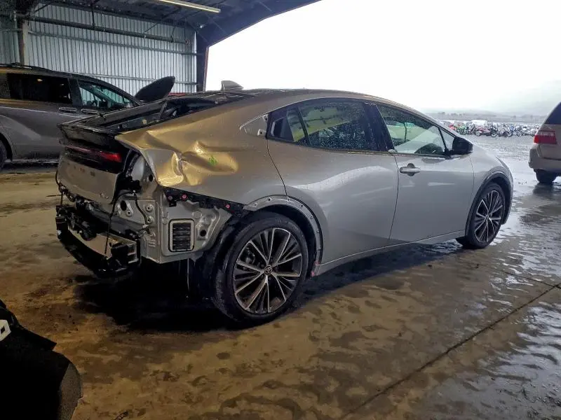 2025 TOYOTA PRIUS LE  