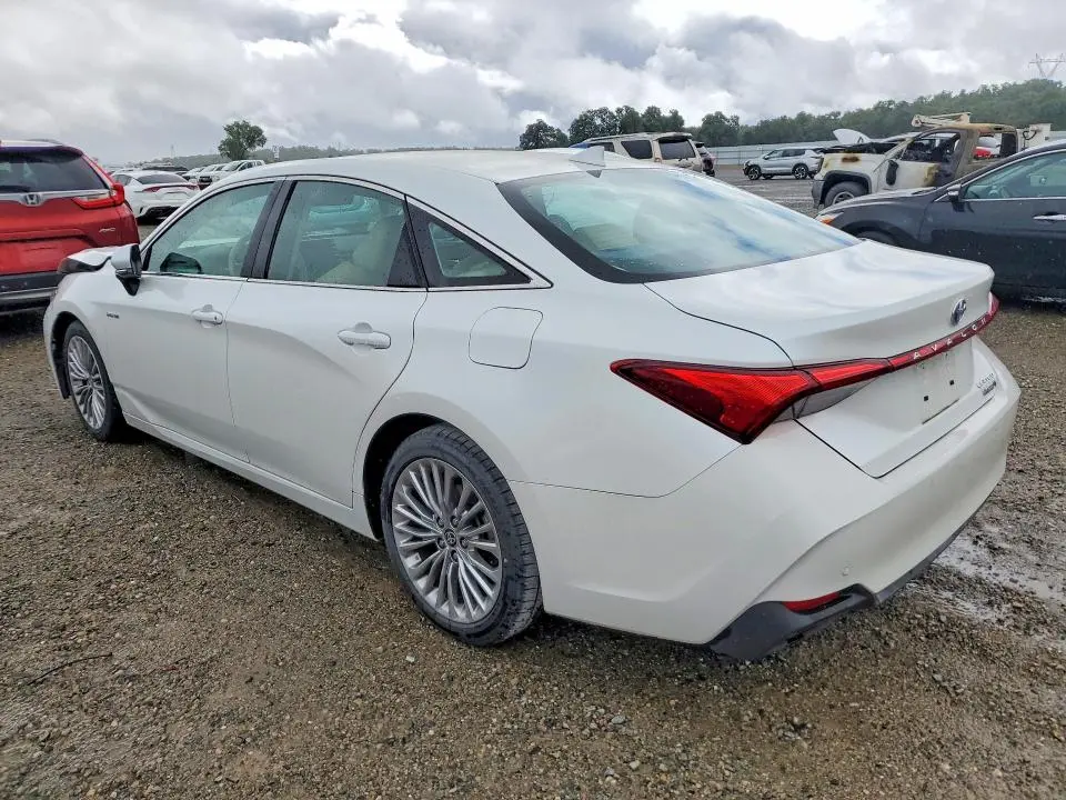 2020 TOYOTA AVALON LIMITED  