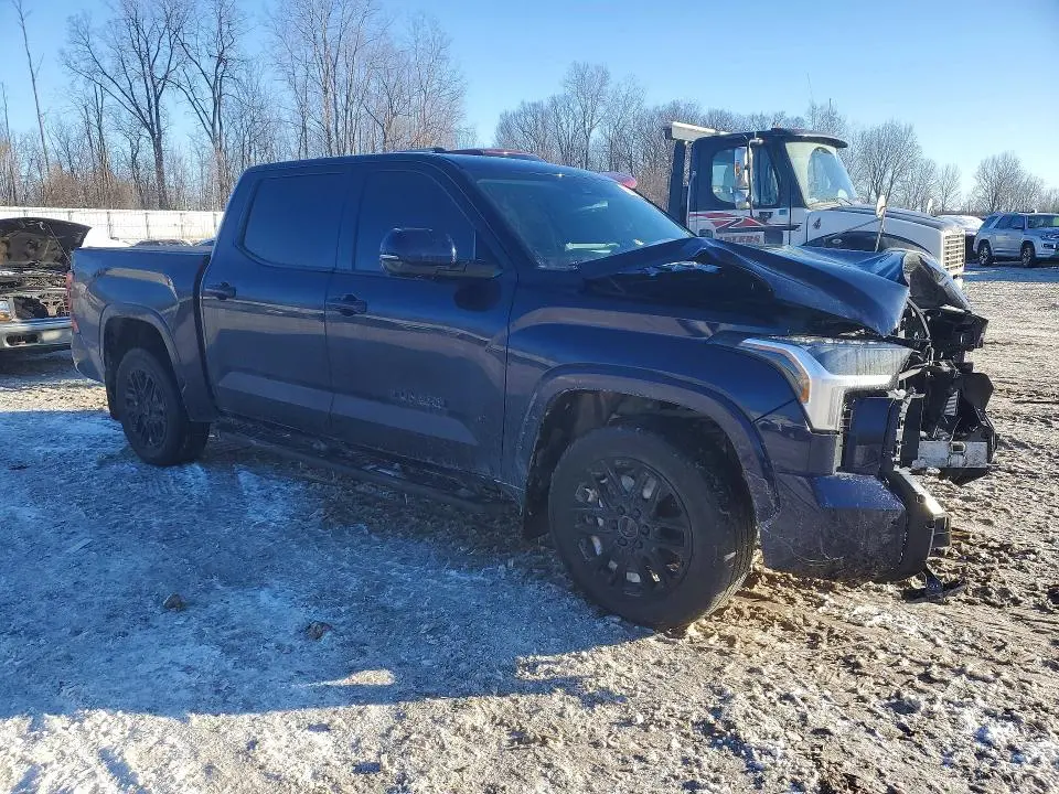 2024 TOYOTA TUNDRA CREWMAX SR  