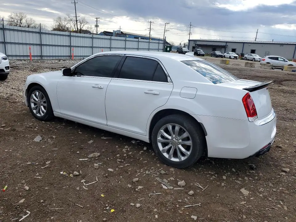 2015 CHRYSLER 300 LIMITED  