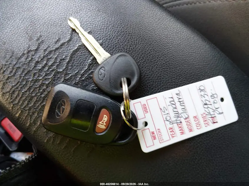 2015 HYUNDAI ELANTRA SE