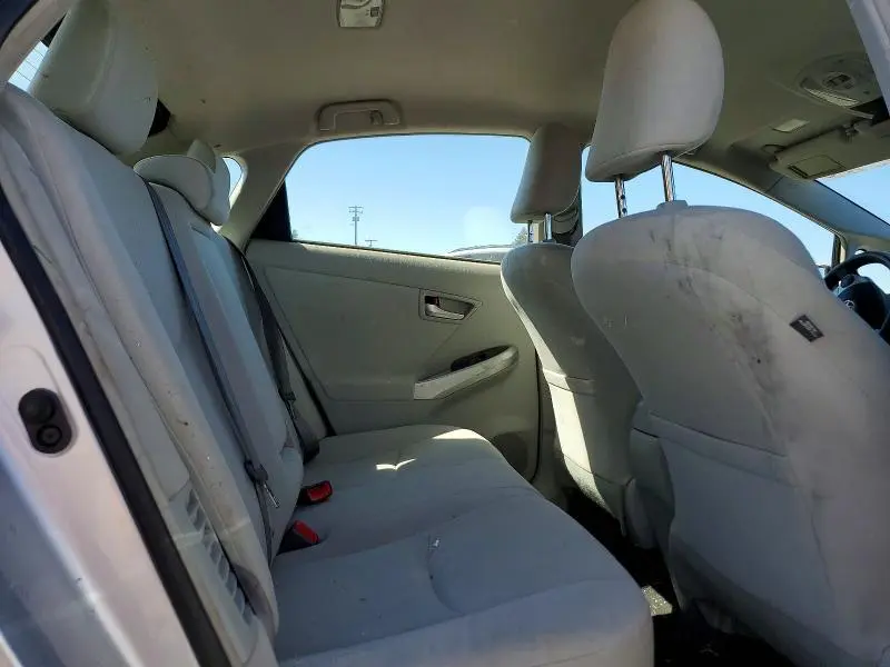 2015 TOYOTA PRIUS THREE  