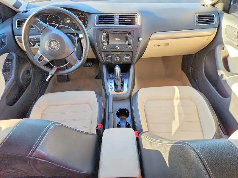 2013 VOLKSWAGEN JETTA SEL  