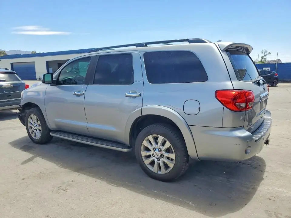 2010 TOYOTA SEQUOIA PLATINUM  