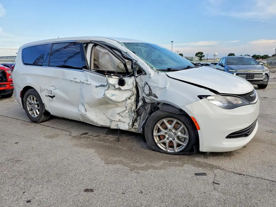 2020 CHRYSLER VOYAGER LX  
