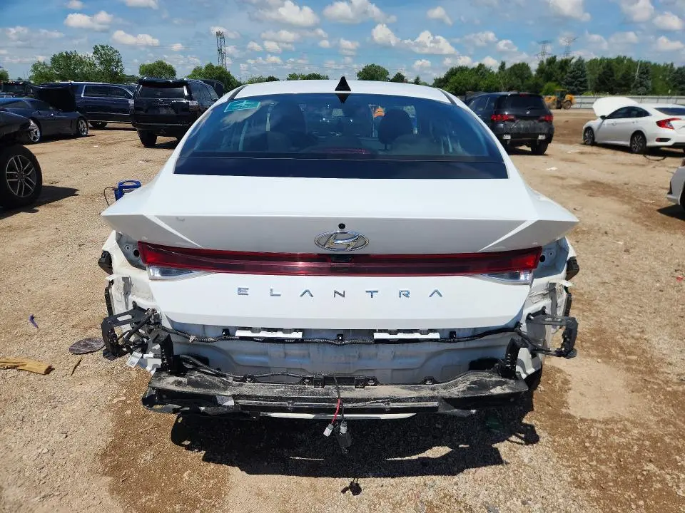 2021 HYUNDAI ELANTRA SEL  