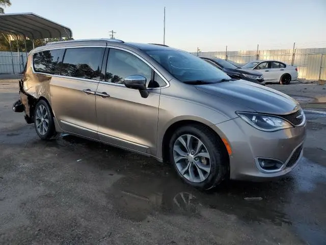 2017 CHRYSLER PACIFICA LIMITED  
