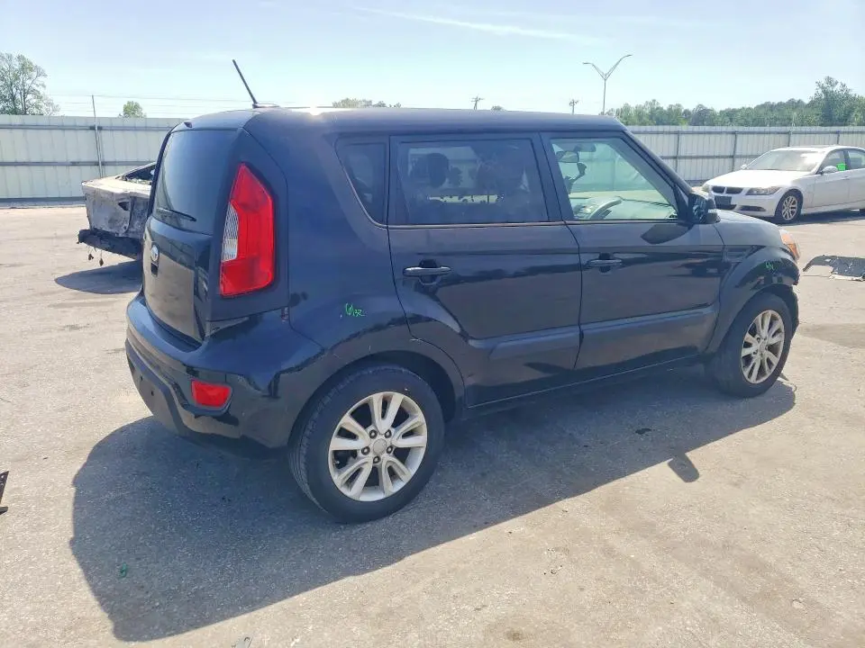 2013 KIA SOUL +  