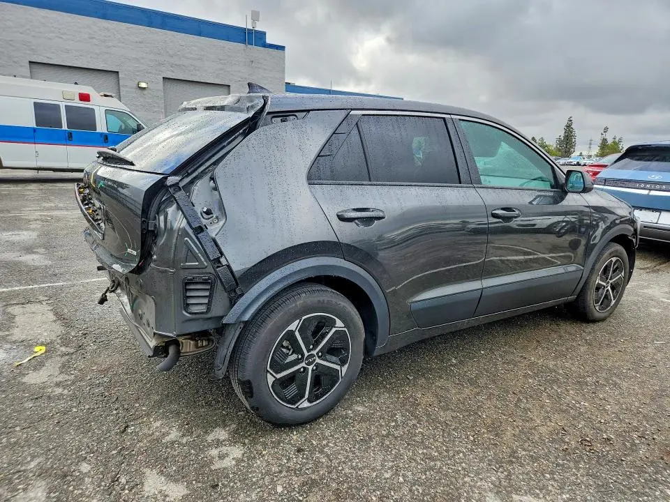 2024 KIA NIRO LX  