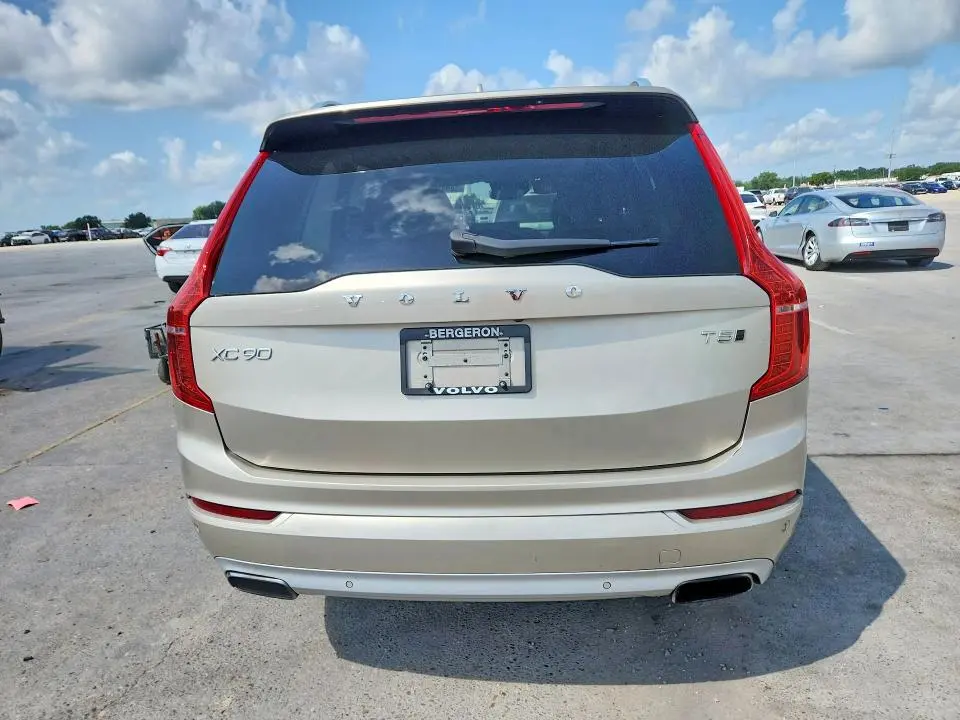 2016 VOLVO XC90 T5  