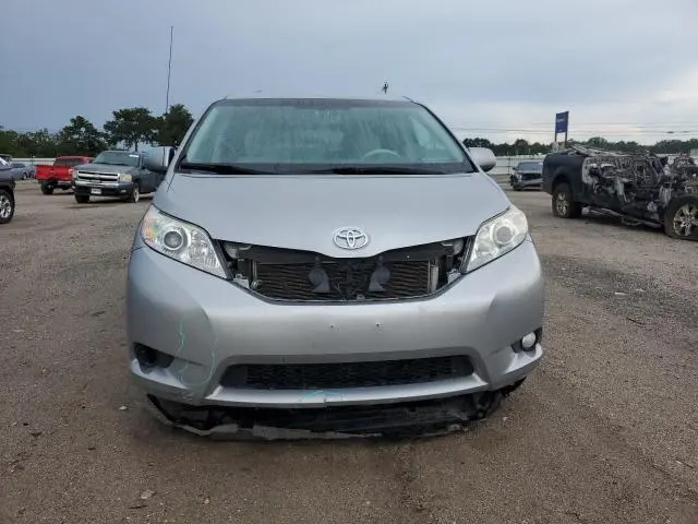 2014 TOYOTA SIENNA XLE  