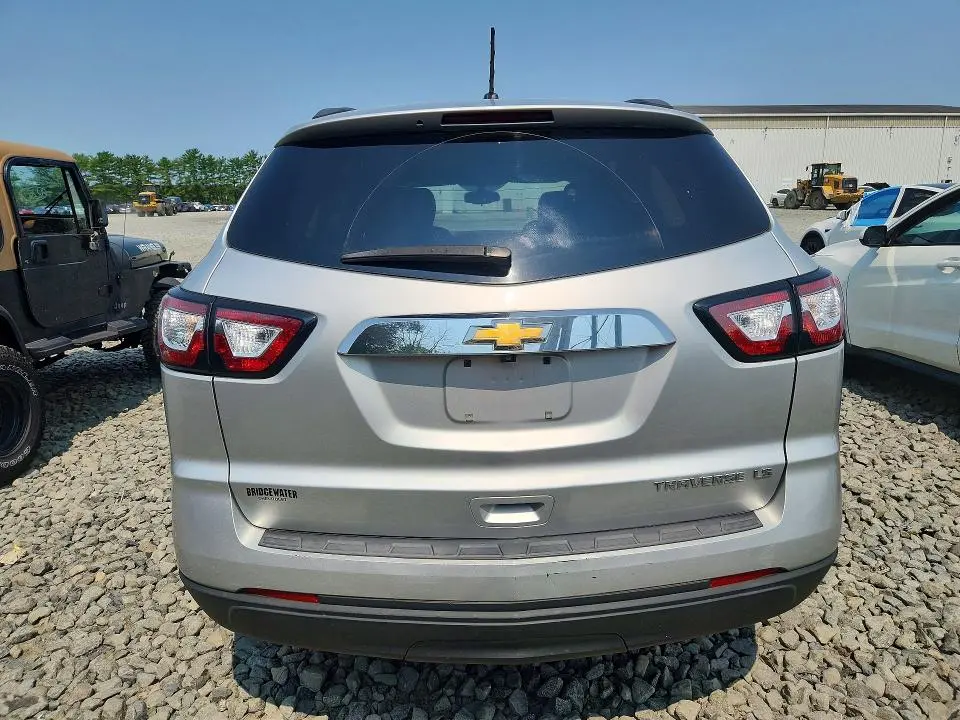 2015 CHEVROLET TRAVERSE LS  