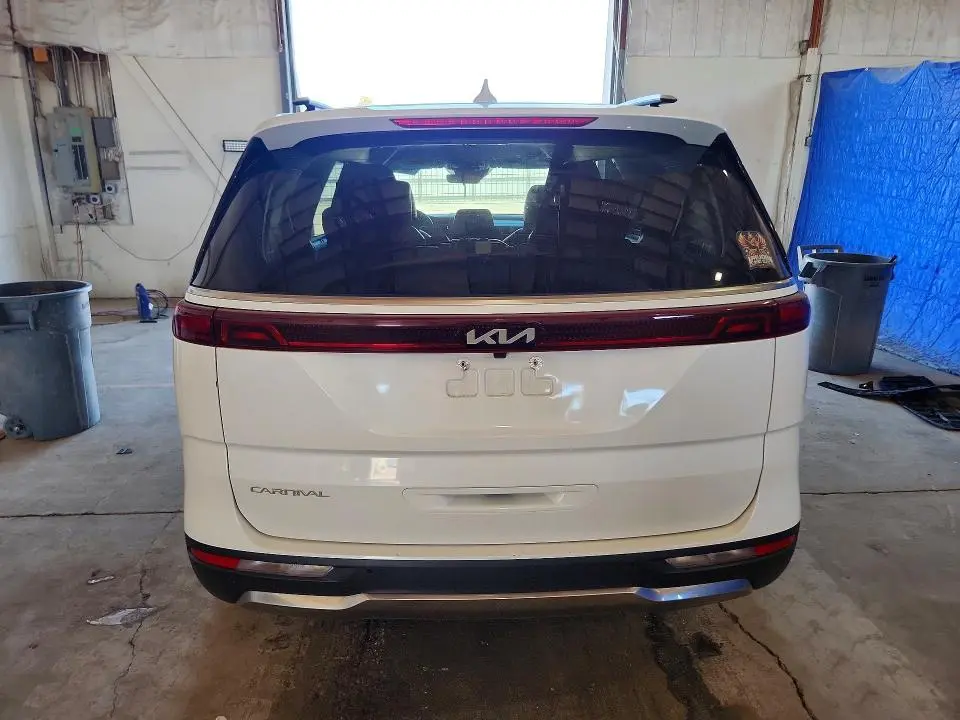 2023 KIA CARNIVAL SX  