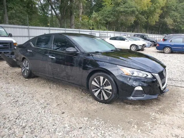 2021 NISSAN ALTIMA SV  