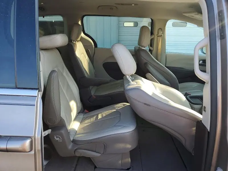 2017 CHRYSLER PACIFICA TOURING L  