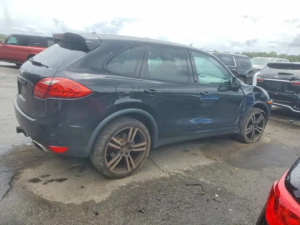 2013 PORSCHE CAYENNE   