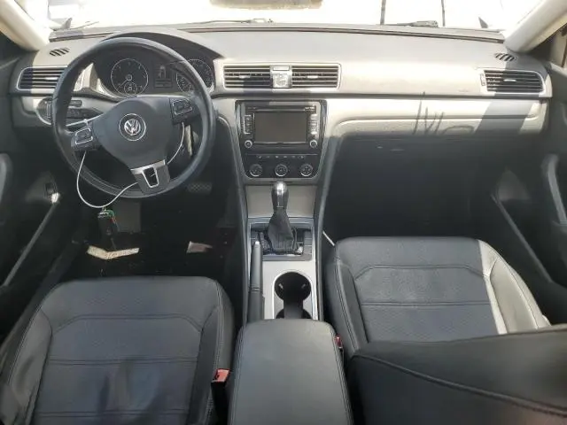2015 VOLKSWAGEN PASSAT SE  