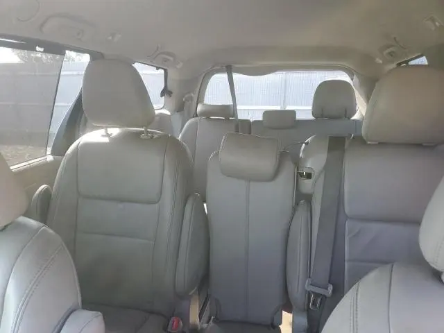 2018 TOYOTA SIENNA XLE  