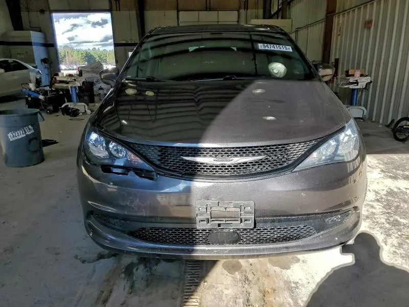 2021 CHRYSLER VOYAGER LX  