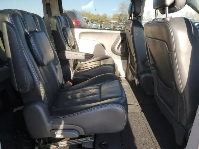 2013 CHRYSLER TOWN & COUNTRY TOURING  