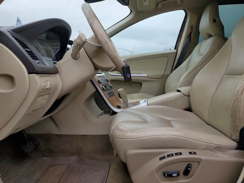 2010 VOLVO XC60 3.2  
