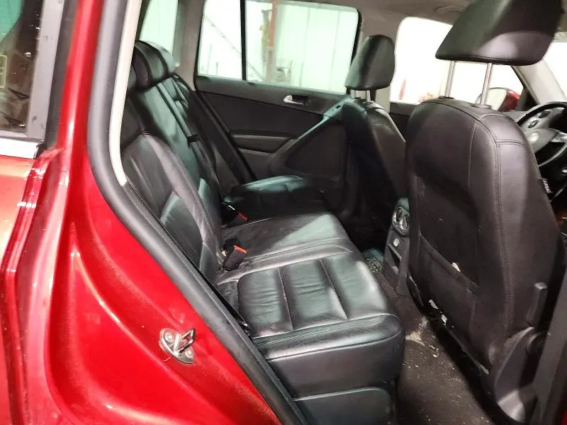 2010 VOLKSWAGEN TIGUAN SE  