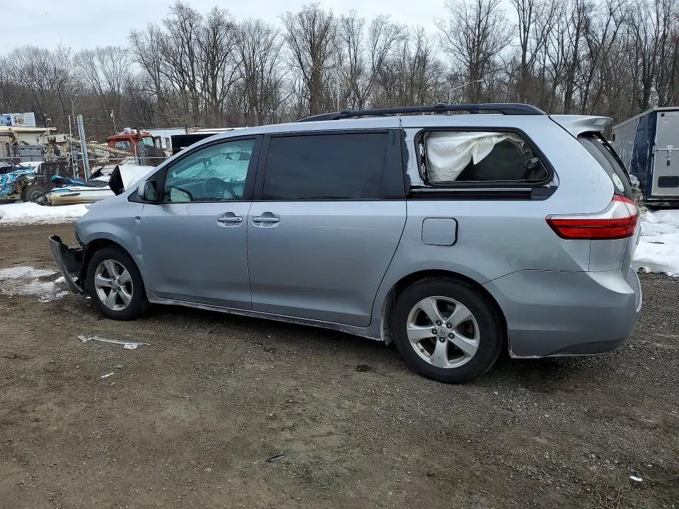2015 TOYOTA SIENNA   