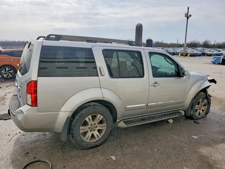 2012 NISSAN PATHFINDER S  