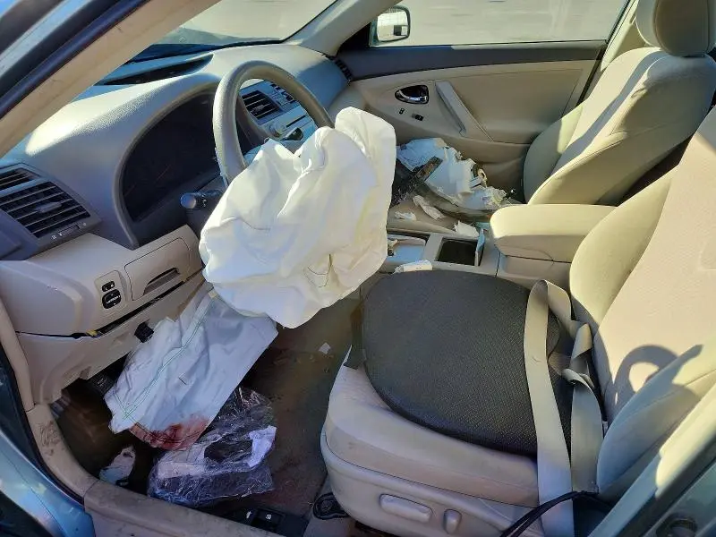 2011 TOYOTA CAMRY BASE  