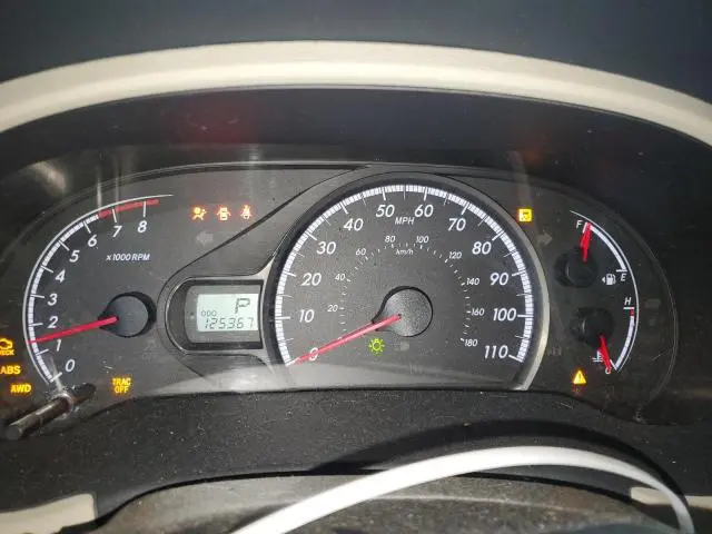 2013 TOYOTA SIENNA LE  