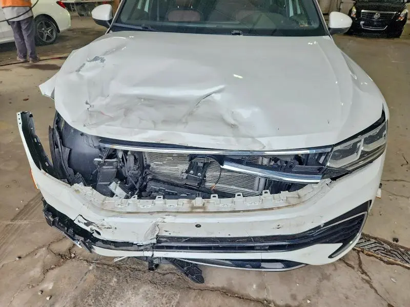 2024 VOLKSWAGEN TIGUAN SEL R-LINE BLACK  