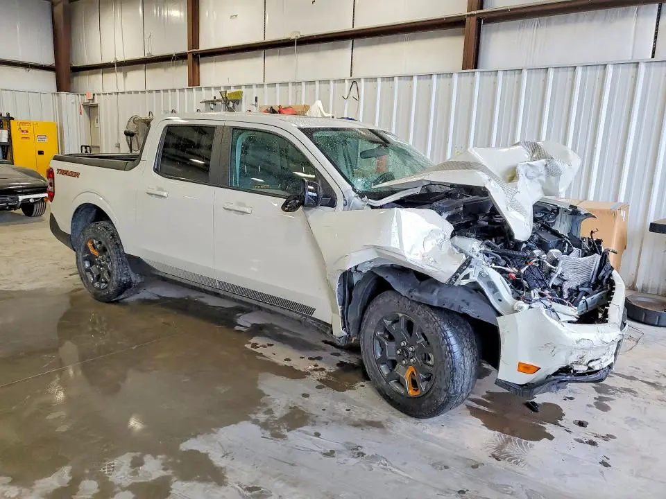 2024 FORD MAVERICK LARIAT TREMOR  