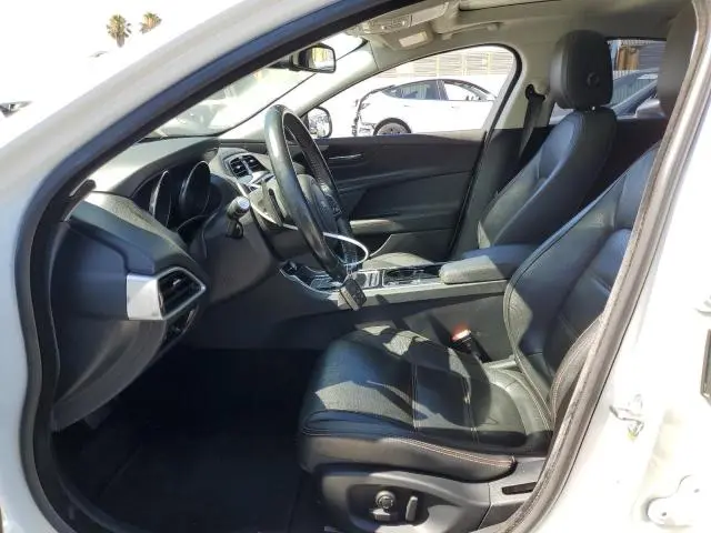 2017 JAGUAR XE PRESTIGE  