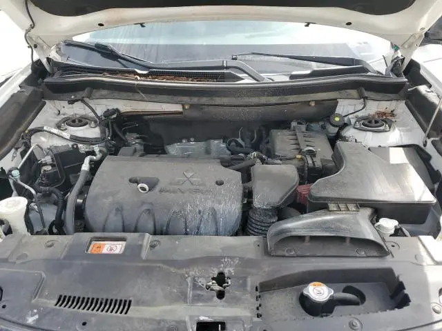 2016 MITSUBISHI OUTLANDER ES  