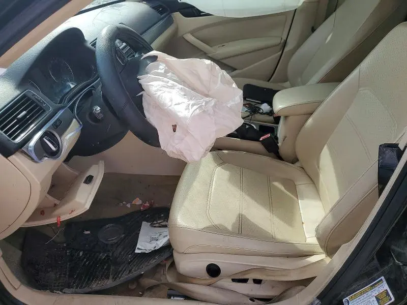 2014 VOLKSWAGEN PASSAT SE  